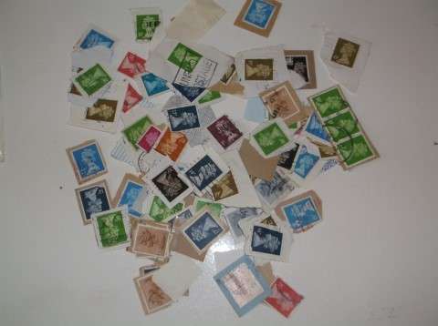 STAMPS GREAT BRITAIN - QUEEN ELIZABETH II - OVER 100 STAMPS
